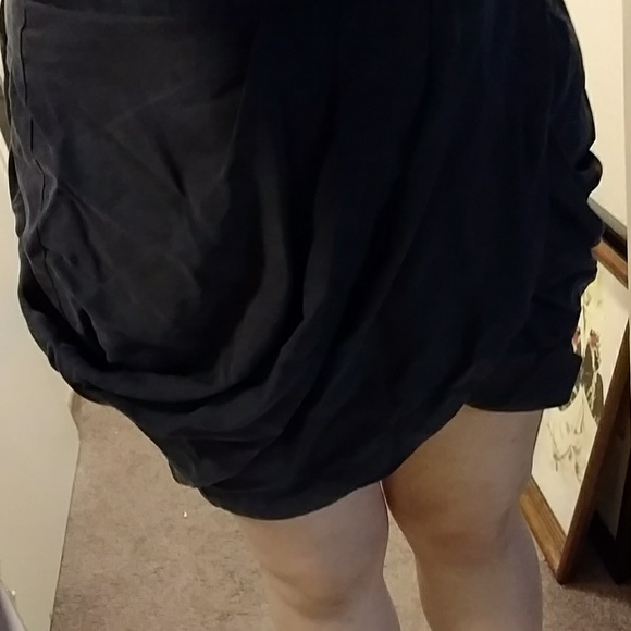 Unique drapey skirt - Picture 4 of 4